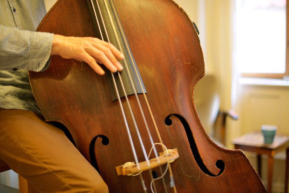 Double bass player in Soundscape Studio, photo by Niels-Jacob Dandanell.